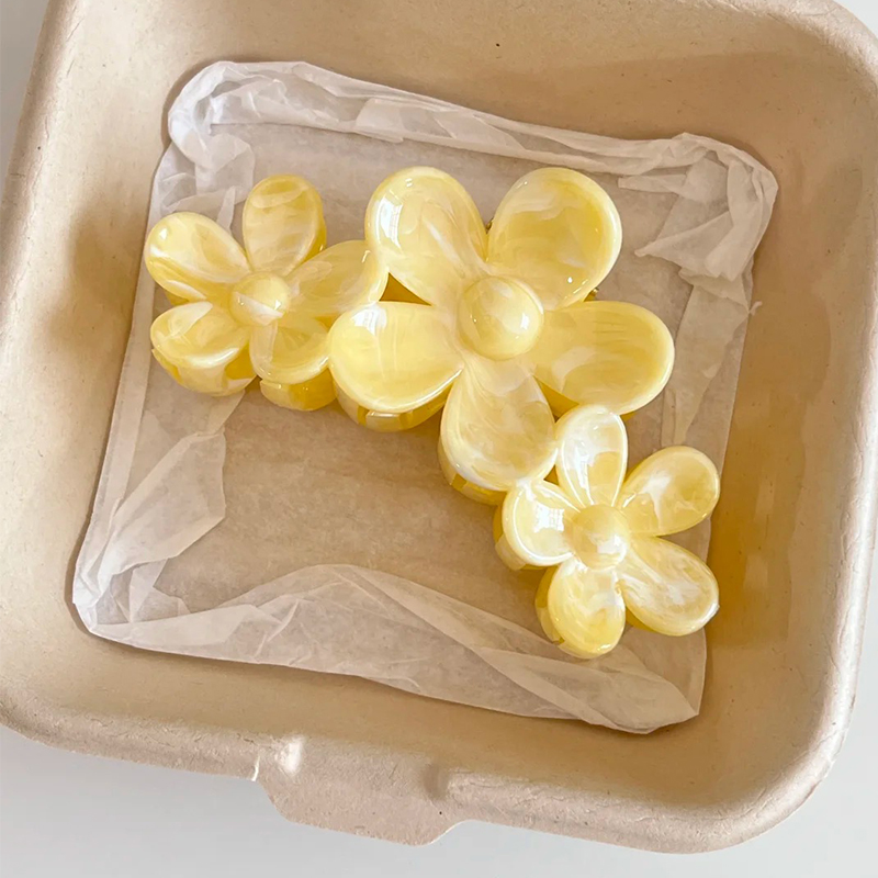 Заколка для волос в корейском  – обзор и цена Home Decor Yellow